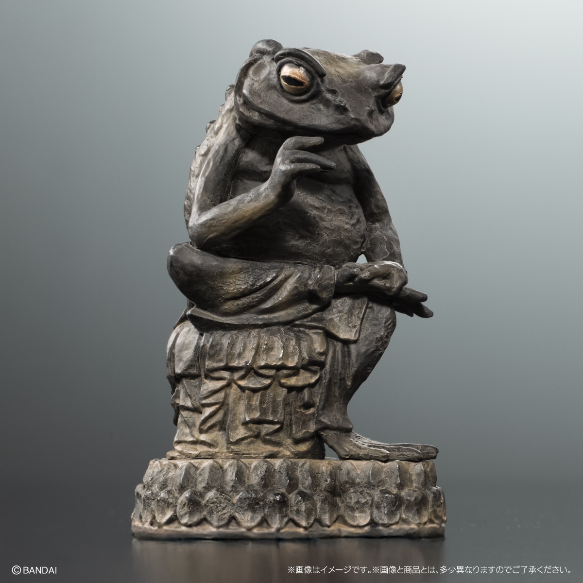 カエルの弥勒菩薩像（木像カラー）