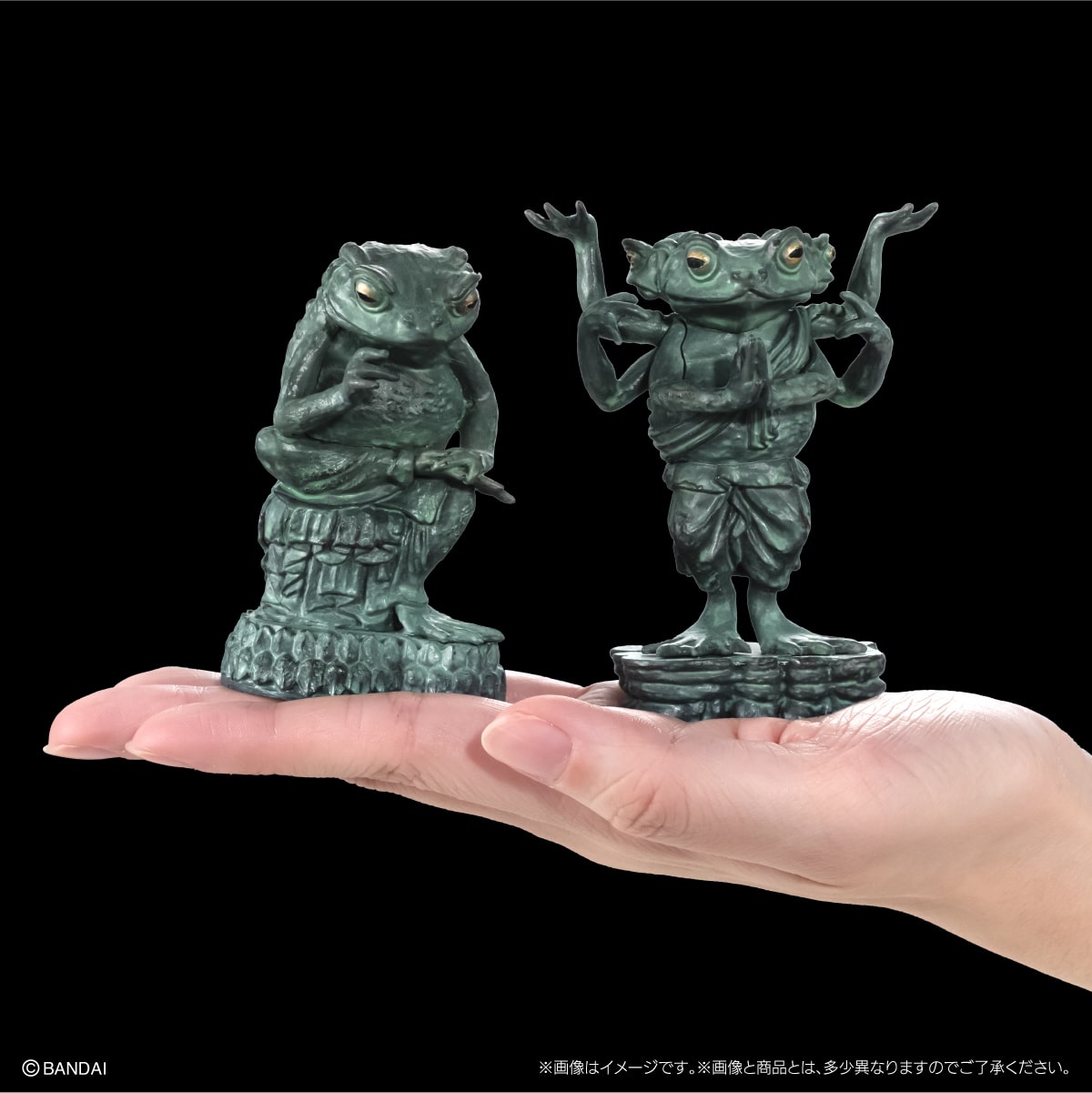ART　IN　GASHAPON　カエルの弥勒菩薩像と阿修羅像